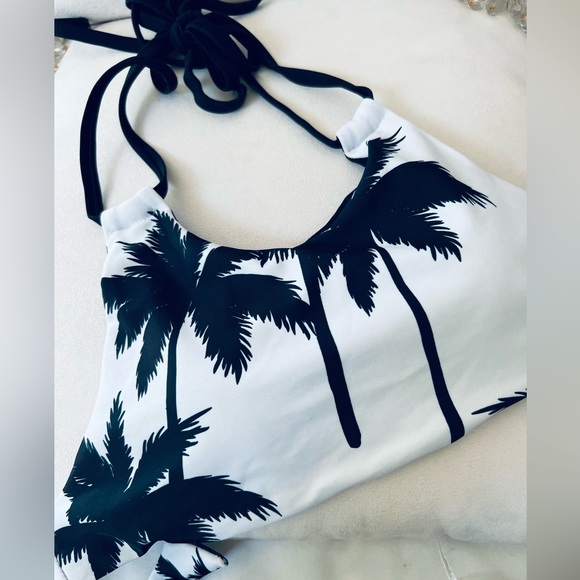 CHEEKY GAL 2 piece Bikini Black & White Hawaiian Print Beautiful Bathing Suit - Picture 13 of 16